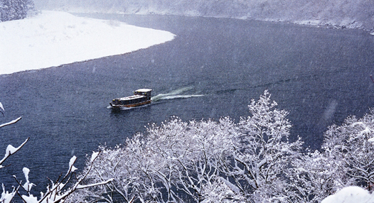 雪見船 阿賀野川ライン下り