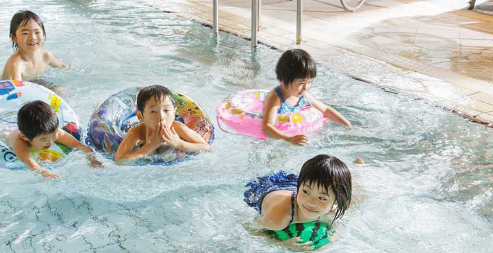 姉妹館華鳳 屋内温水プール