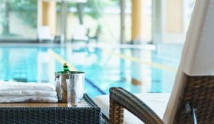 姉妹館華鳳 屋内温水プール